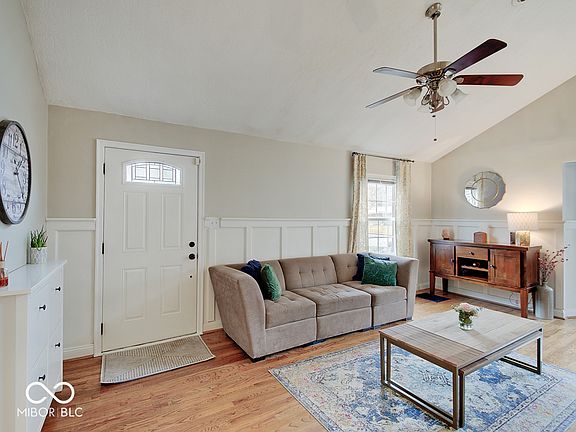 5th image of 5919 Rosslyn Ave