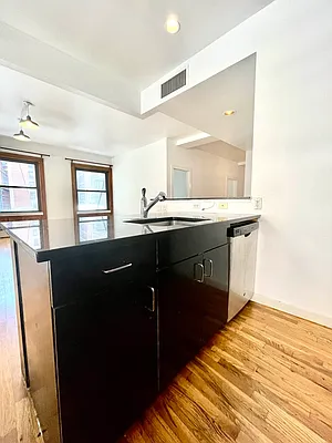 Rented by Pear NYC LLC | media 20