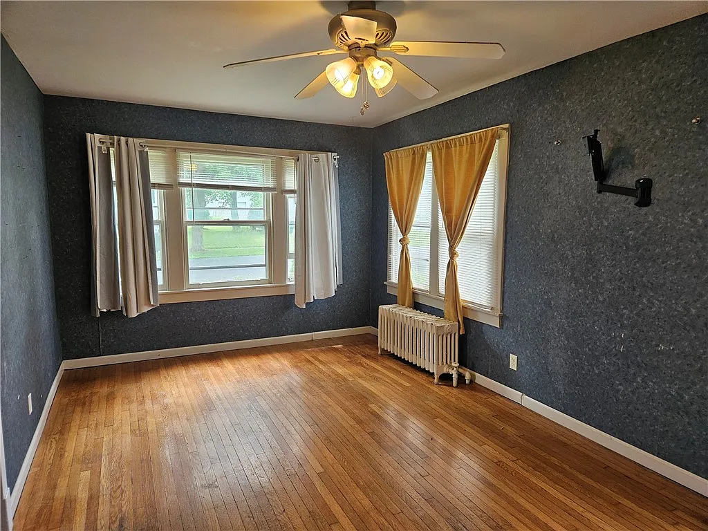 2 bed, 1.0 bath, 964 sqft, $1,300 — Photo 4