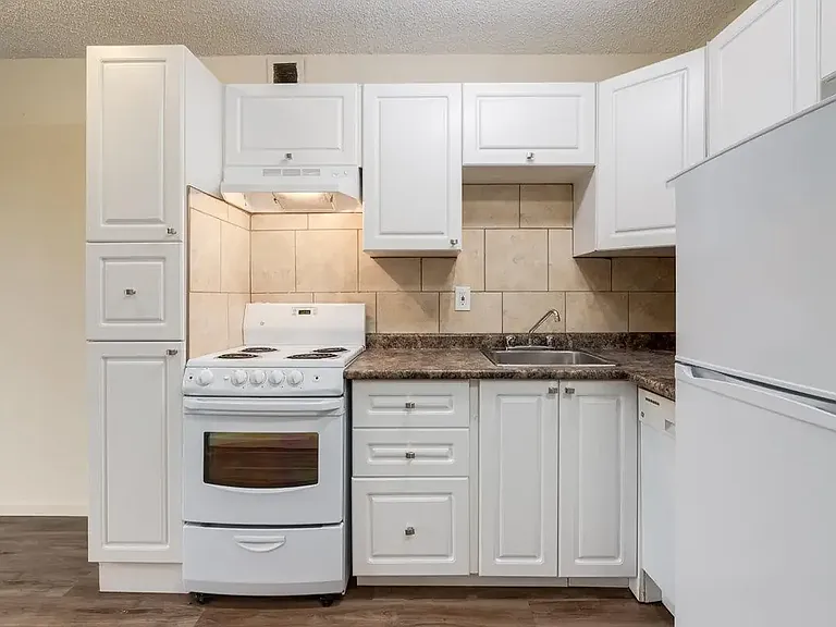 510 21st Ave SW — Photo 34