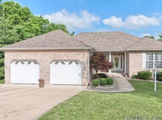 901 Chaderic Ct, Edwardsville, IL 62025