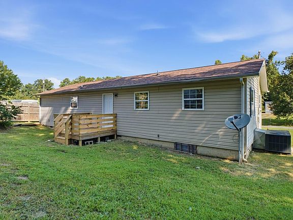 2nd image of 3243 Shepard Dr