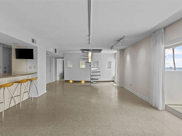 2401 Bayshore Blvd #410 & 510 — Photo 6