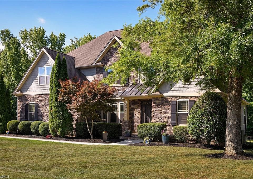 1st image of 8931 Grove Park Dr