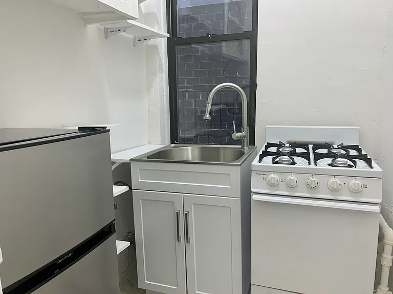 342 W 56th St #6E — Photo 7