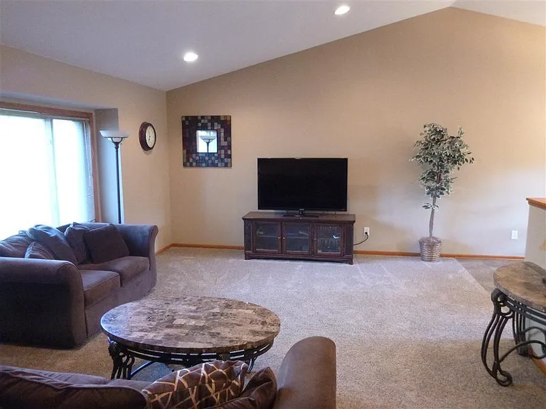808 Chalet Dr NW — Photo 7
