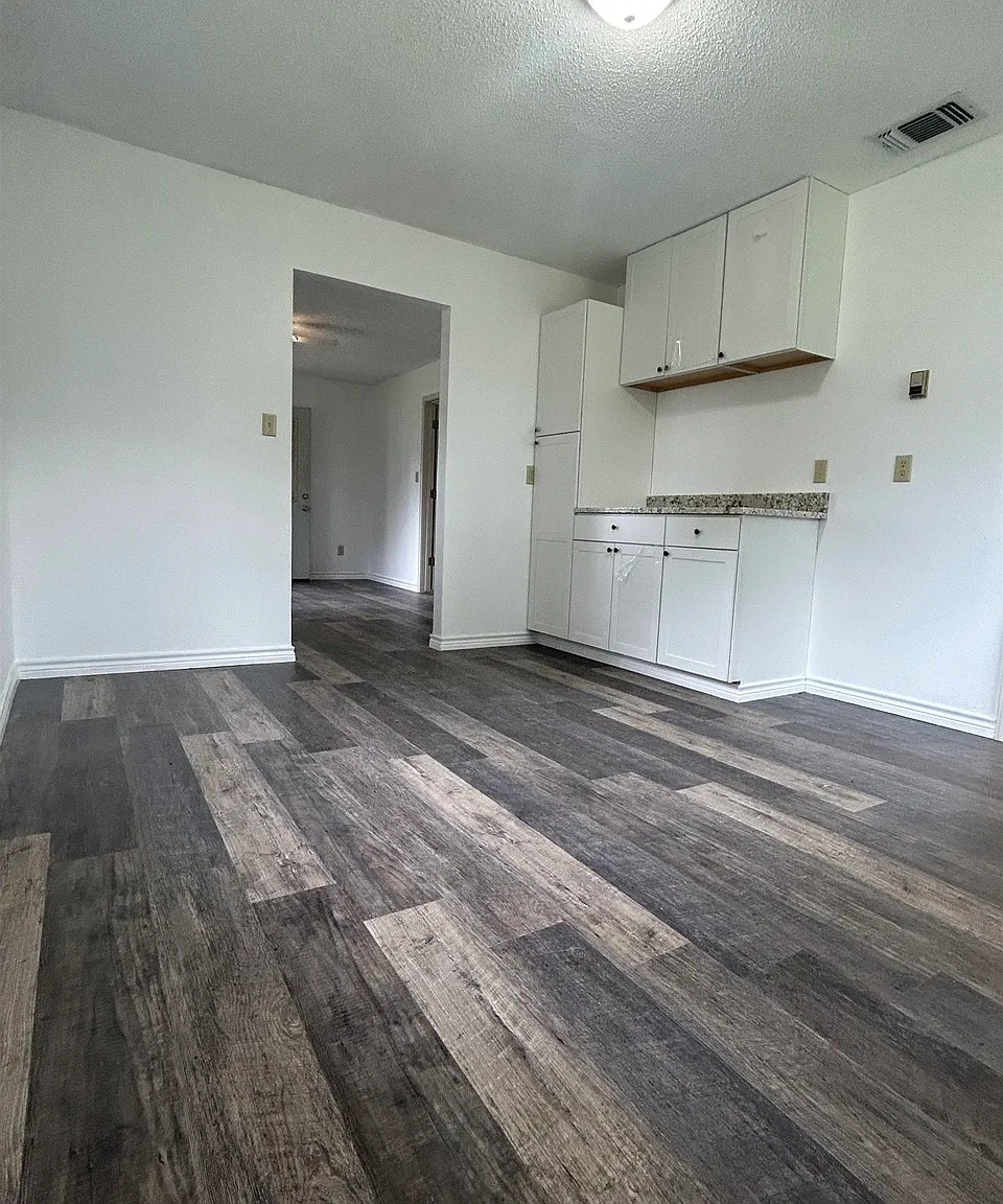 1 bed, 1000 sqft, $1,450 — Photo 4