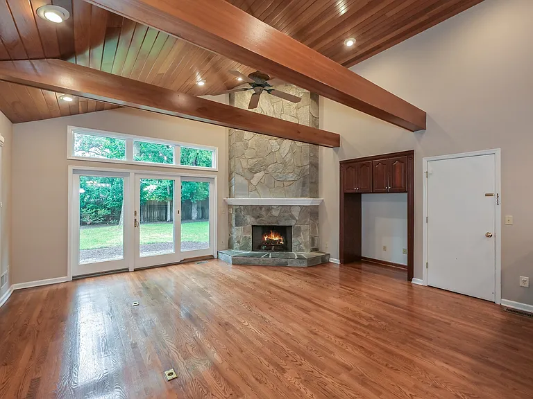 135 Elmwood Ave — Photo 11
