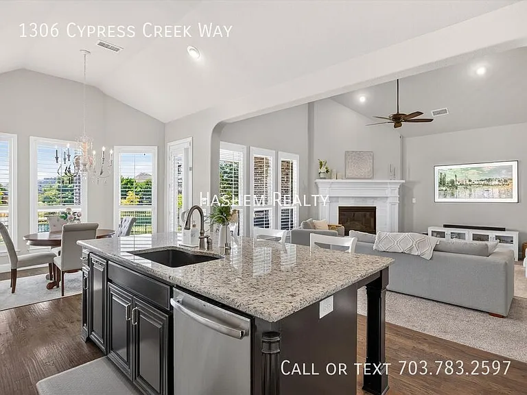 1306 Cypress Creek Way — Photo 3