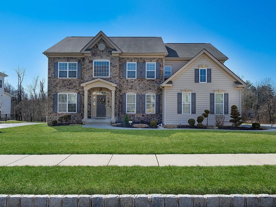 1st image of 19 Beechwood Blvd