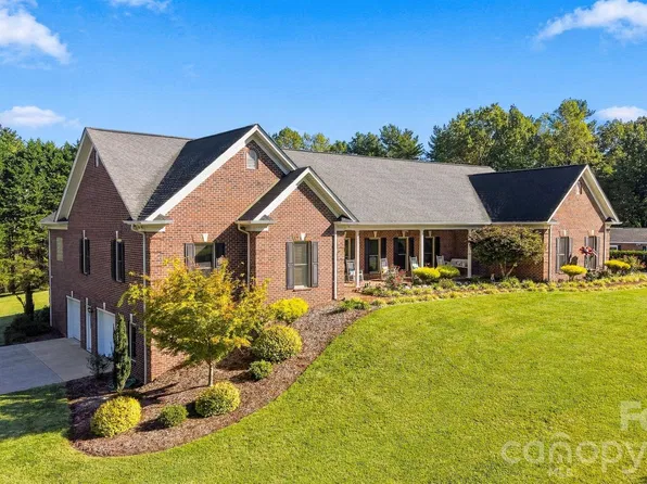 3330 Shamrock Hts, Hudson, NC 28638