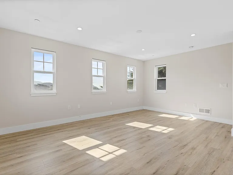195 Carmel Ave #A — Photo 5
