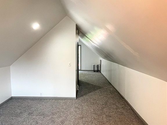 3rd image of 1213 W Market St