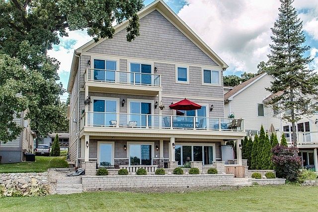 1st image of 19271 W Forest Ln
