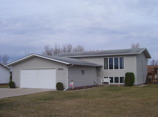 1503 Elmwood Ave, Milbank, SD 57252
