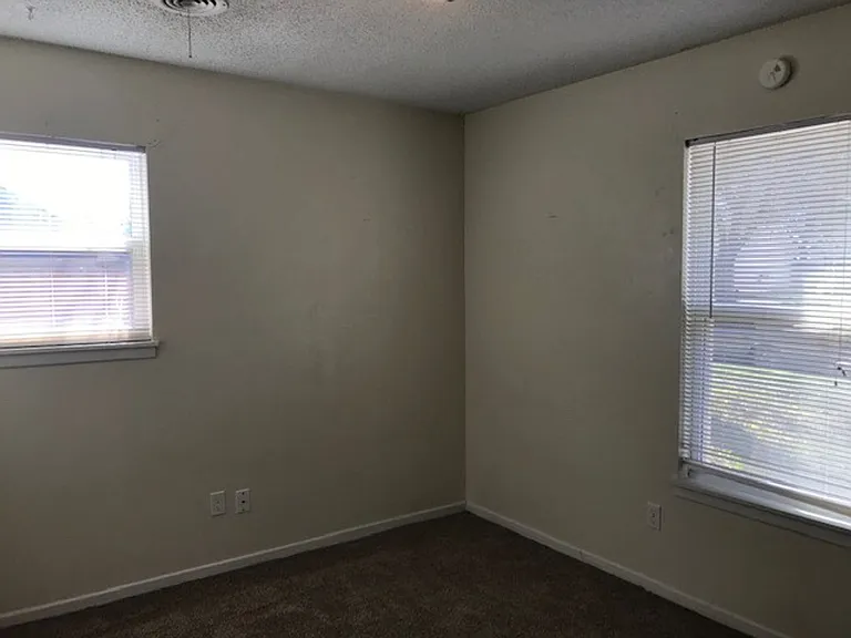 5234 Burbank Dr — Photo 8