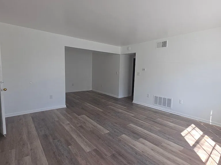 711 Townside Rd SW #9 — Photo 10