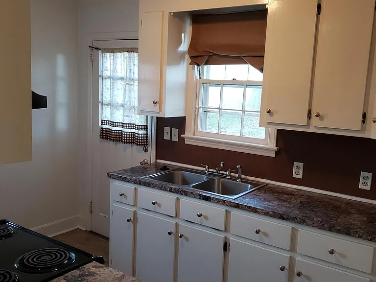 1307 Poston Cir — Photo 2