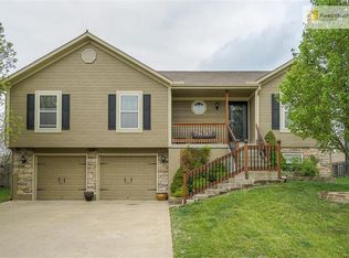 2011 NE Summerfield Ln, Blue Springs, MO 64014