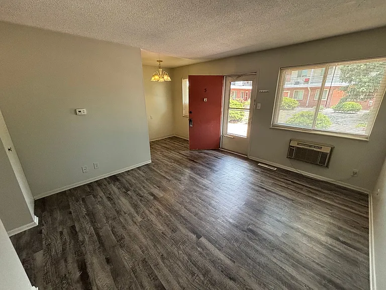 Taylor St Apartment — Photo 43