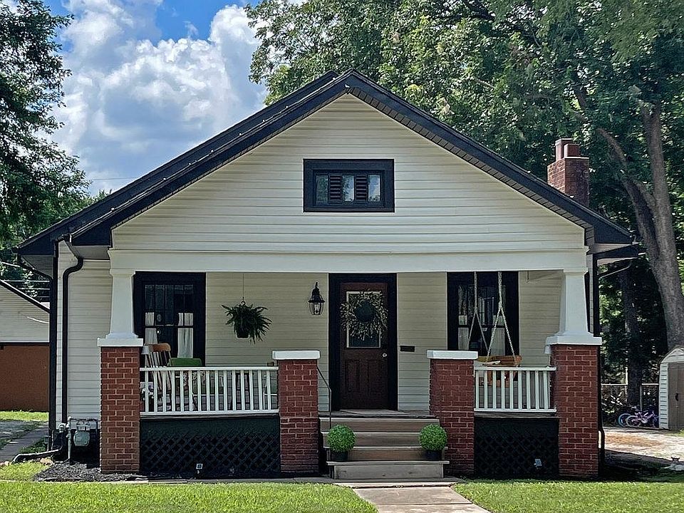 1st image of 1007 E 14th Ave
