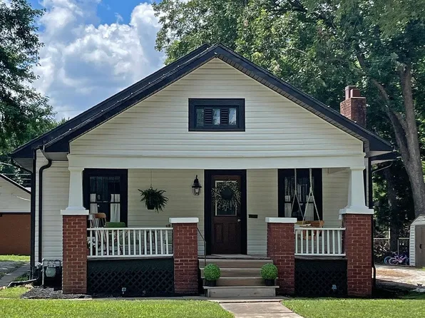 1007 E 14th Ave, Winfield, KS 67156