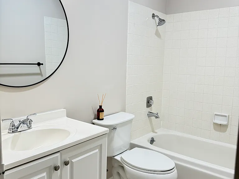 4054 California Ave SW #4 — Photo 4