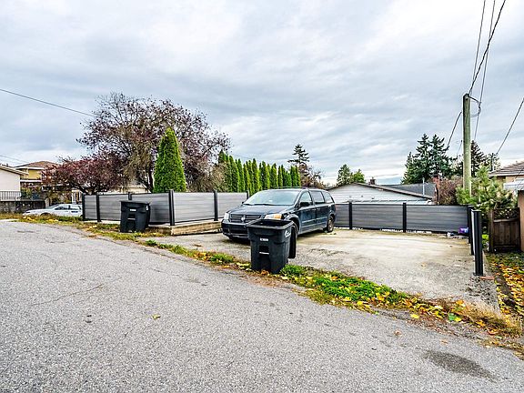 4th image of 1791 E 64th Ave