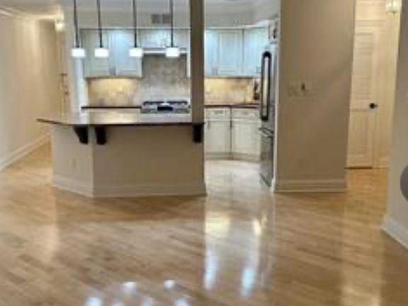 4th image of 369 Cambridge Dr