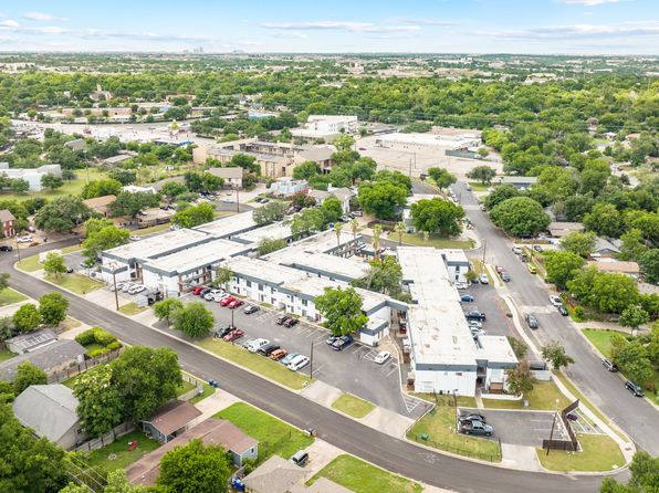 5800 Wellington Dr #202