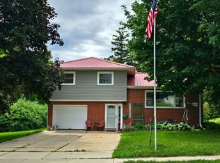 504 Lyndale Ave, Spring Valley, MN 55975