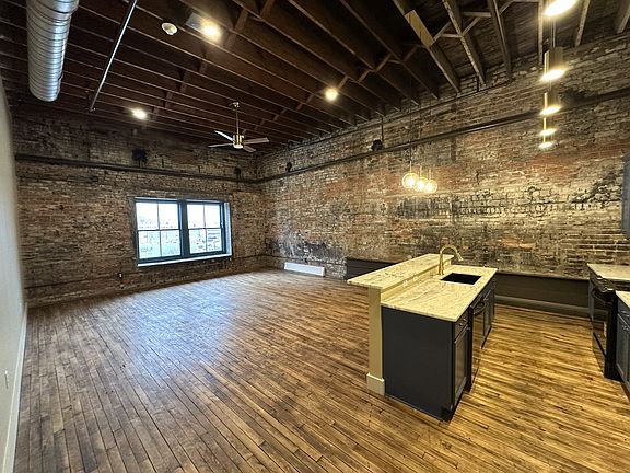 5th image of 725 Jefferson Ave #405