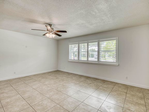 4th image of 4359 Daffodil Circle N