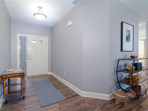 3rd image of 1531 Tuscany Dr SE