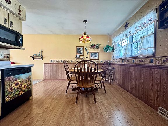 5th image of 2438 Clark Rd
