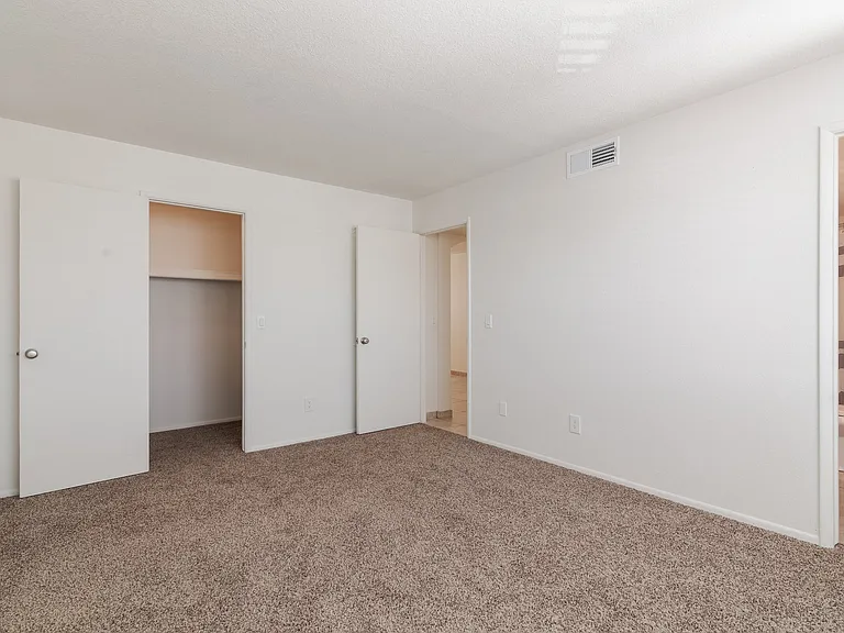 925 S Longmore #201 — Photo 15