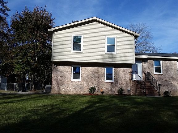 3rd image of 4433 Branchwood Dr