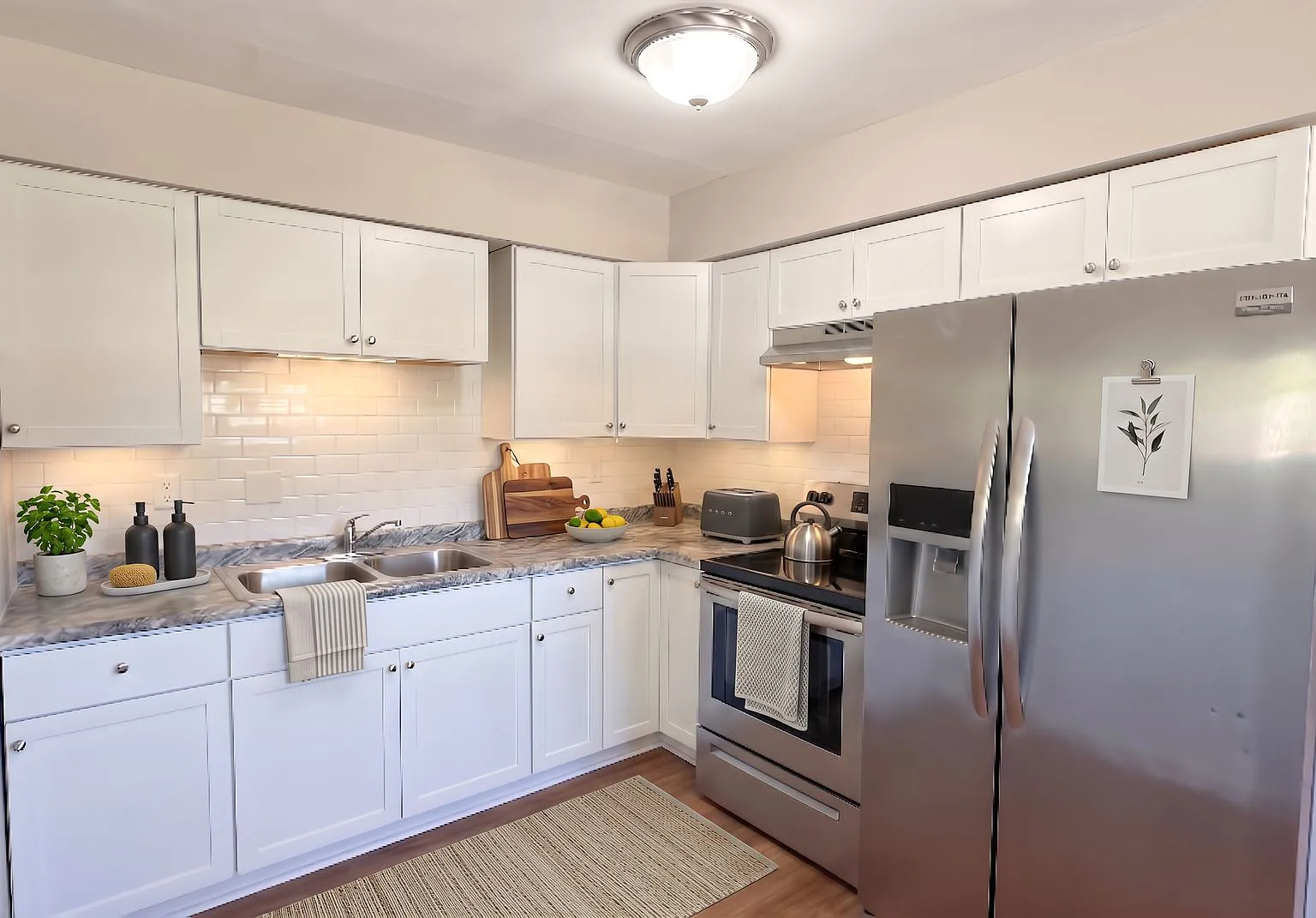 325 Sentinel Dr — Photo 2