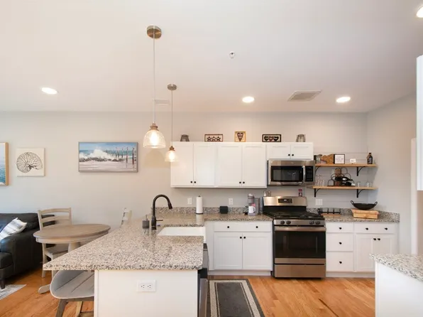 62 Mariners Way Unit 305, Plymouth, MA 02360