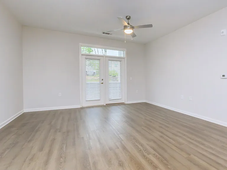 Riverstone Apartments at Long Shoals — Photo 60