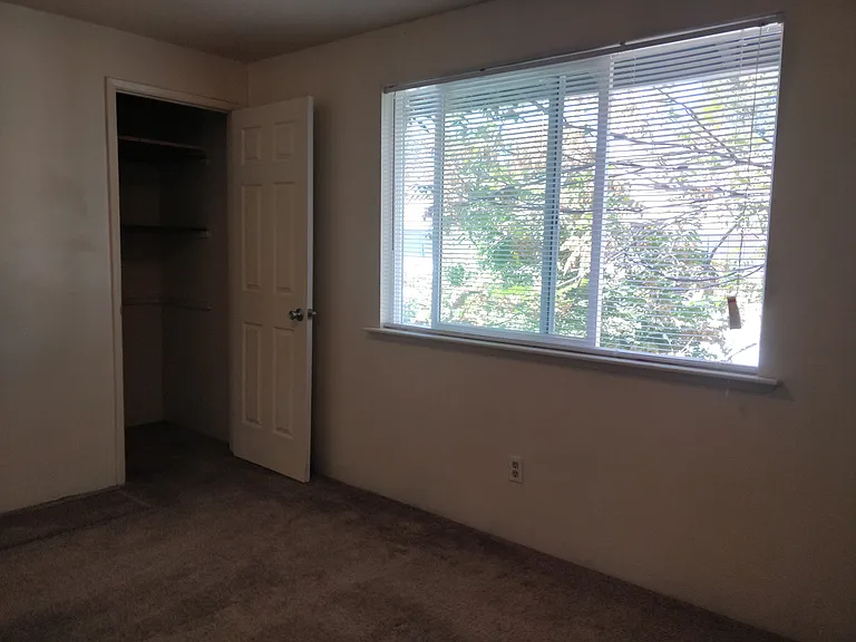 Twin Cir — Photo 15