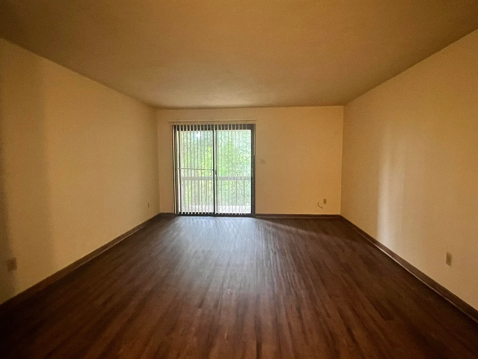 2 bed, 900 sqft, $1,175 — Photo 2