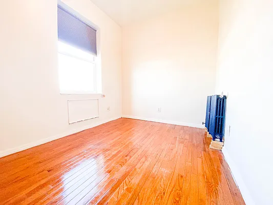 Rented by RealTegrity NY LLC | media 14