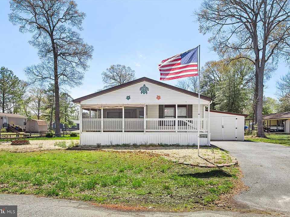 1st image of 34482 Sunset Dr