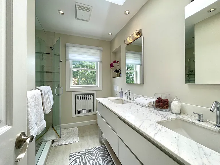 24 Pleasant Ln — Photo 17