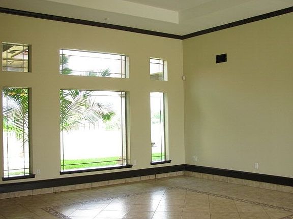 3rd image of 5525 Garden View Ct