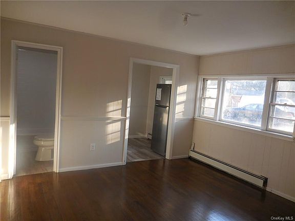 5th image of 14 Maurice Ln #2