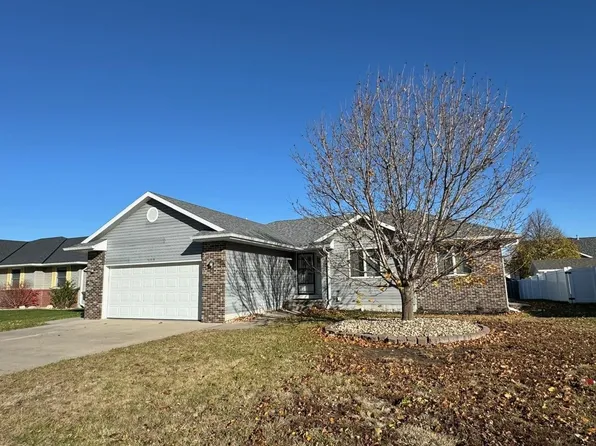 819 13th Ave, Kearney, NE 68845