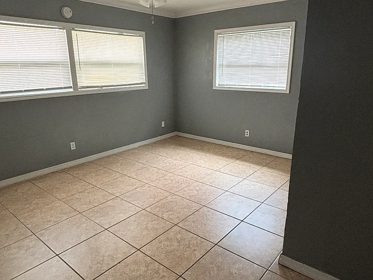 1108 Edith Dr — Photo 10