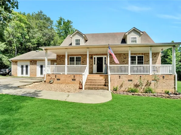 299 Kellett Rd, Gray Court, SC 29645